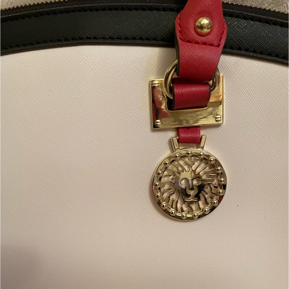 👜 Beautiful Anne Klein Purse 👜 - Picture 2 of 7